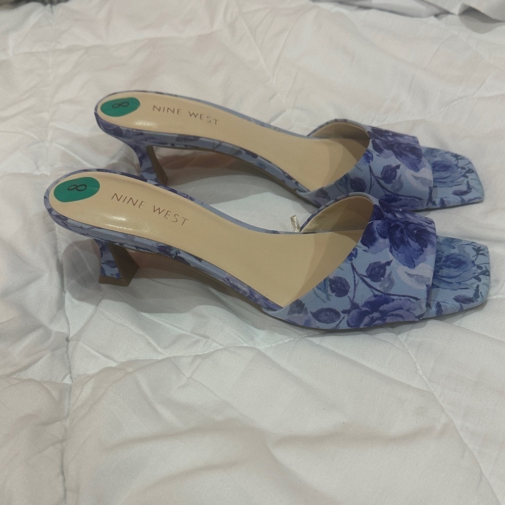 NEW Nine West Blue Floral Open-Toe Heels size 8